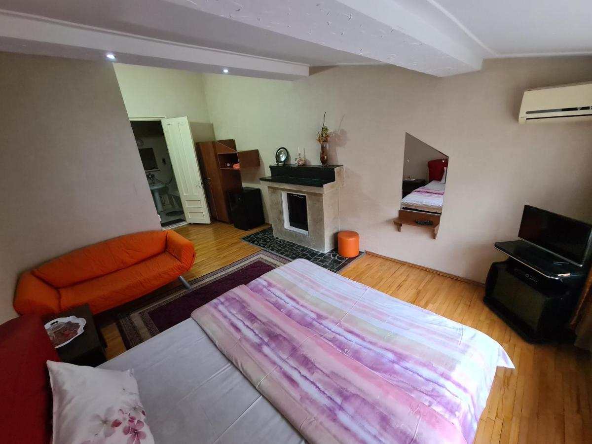 Hotel Bu Tbilisi Ngoại thất bức ảnh